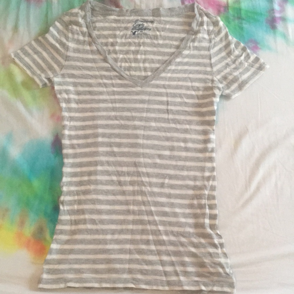 AE v-neck tee white grey baby blue stripe S